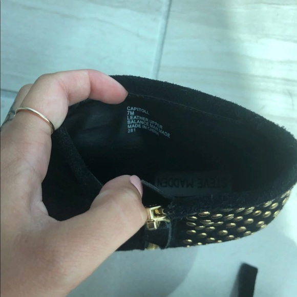 🚫SOLD🚫 Steve Madden gold studded booties - Picture 5 of 5